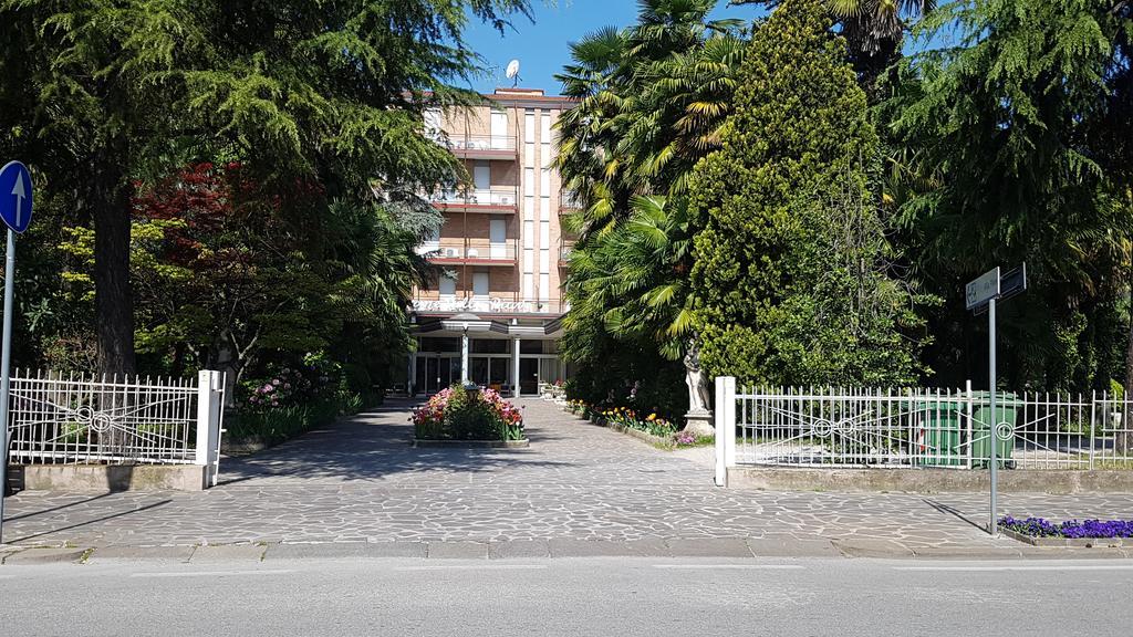 Hotel Terme Villa Piave Abano Terme Bagian luar foto